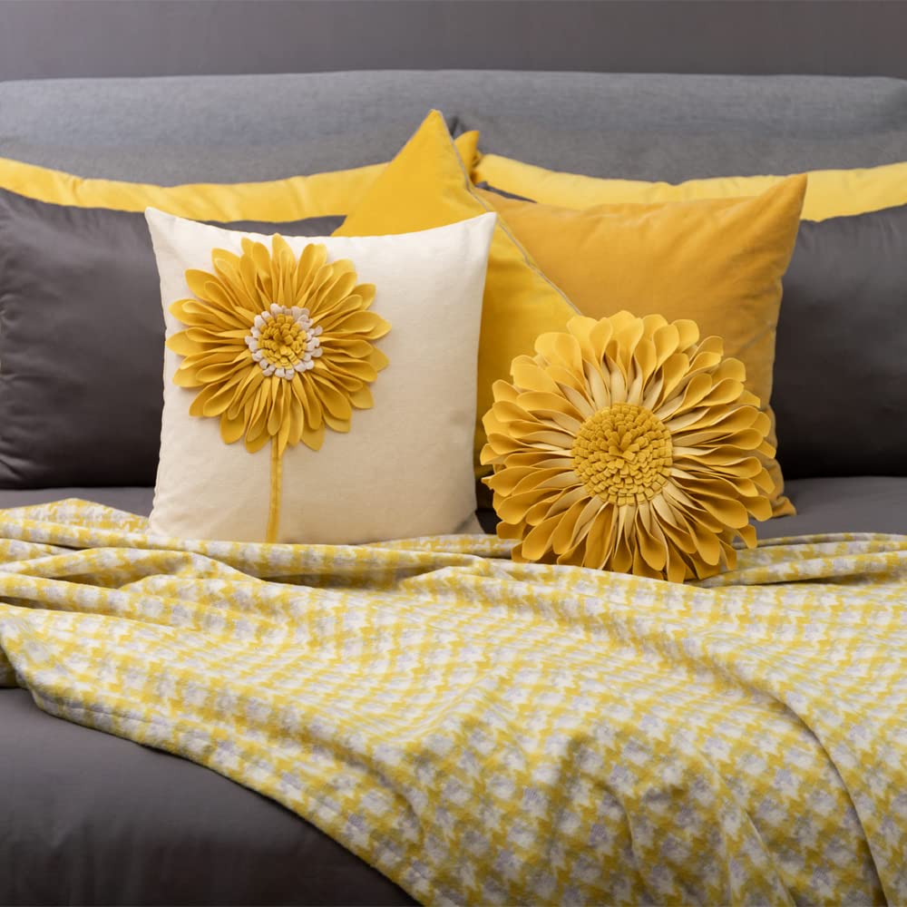 JWH Decorative Flower Throw Pillow Cover 3D Sunflower Pillow Case Velvet Cushion Floral Pillowcase for Bed Living Room Couch Chair 18x18 Inches Yellow Creamy White