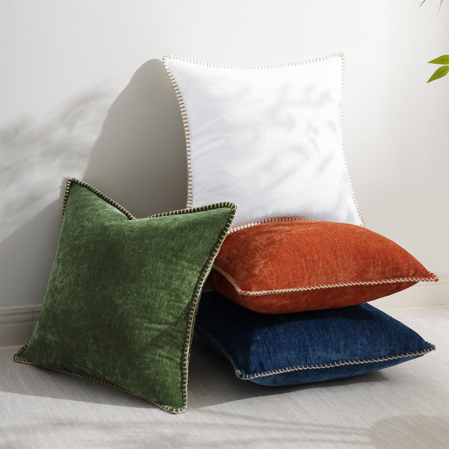 decorUhome Chenille Soft Cozy Throw Pillow Covers 18x18 Set of 2, Modern Farmhouse Boho Velvet Decorative Pillow Cases with Stitched Edge for Couch Sofa Bed Home Decor, Forest Green