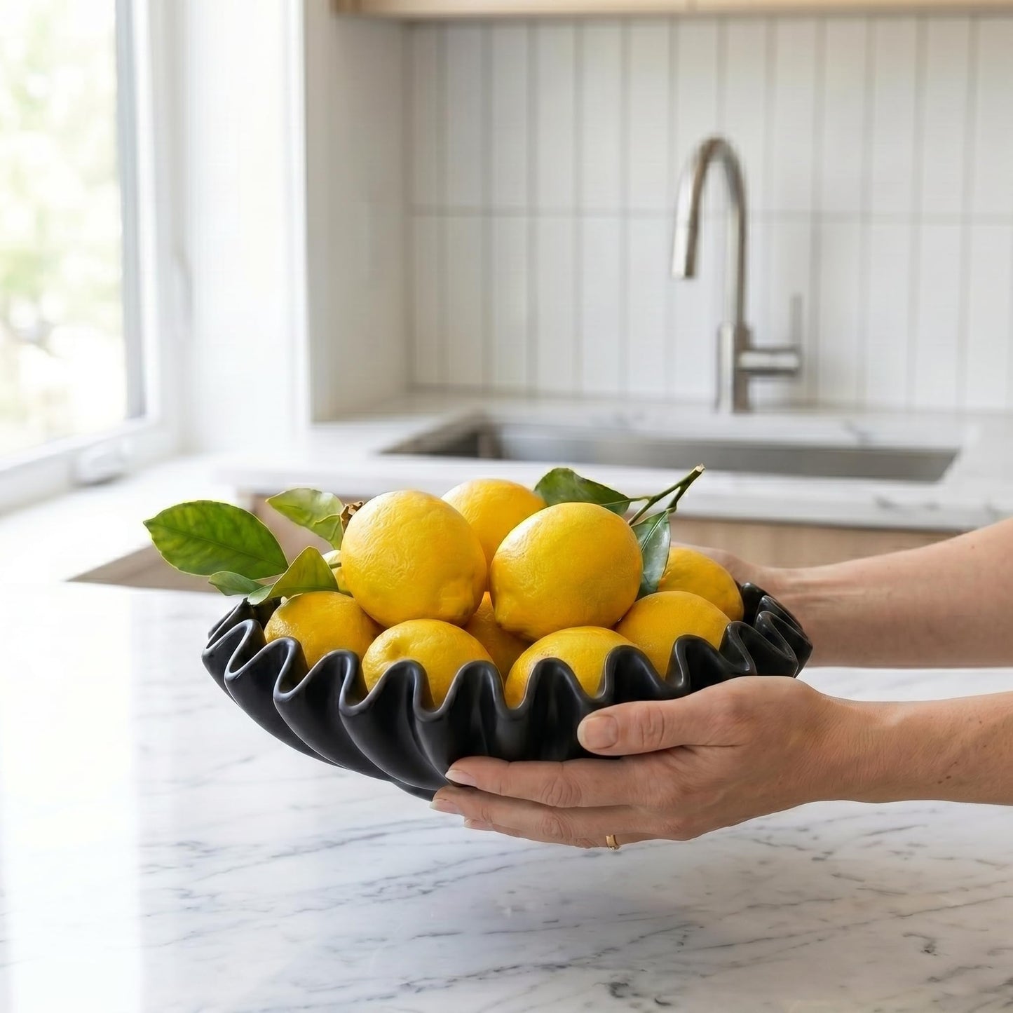 FESTGLOX Black Decorative Bowl, Decorative Fruit Bowls for Kitchen Counter, Resin Ruffled Bowls for Living Room, Modern Key Bowl for Entryway, Coffee Table Centerpiece