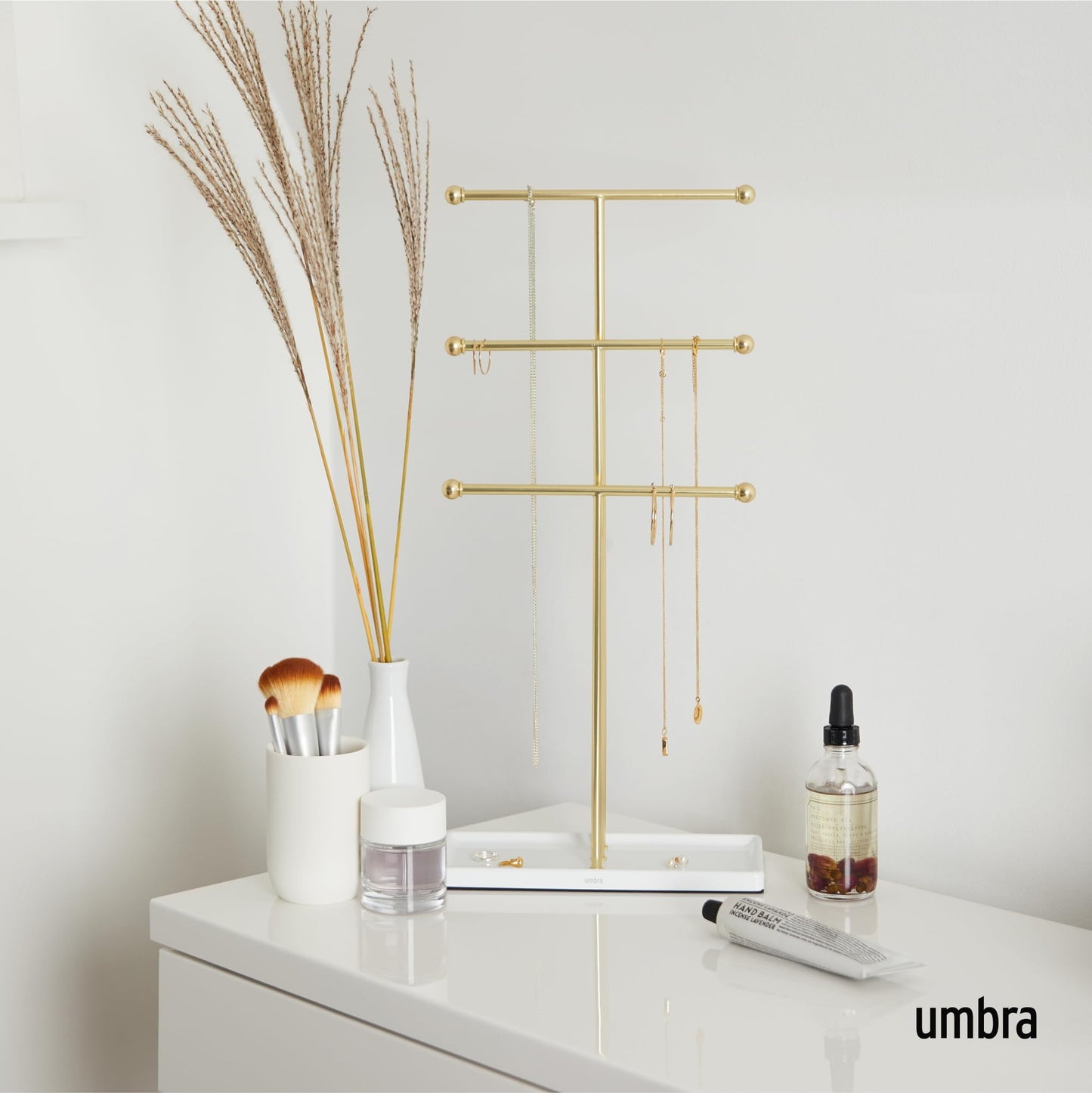 Umbra Trigem Hanging Jewelry Organizer Tiered Tabletop Free Standing Necklace Holder Display, White/Gold
