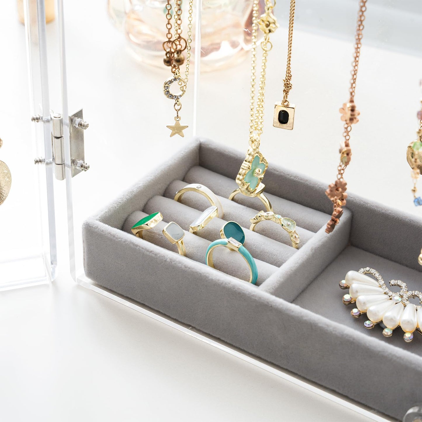 Lolalet Necklace Holder Organizer, Acrylic Jewelry Organizer with 24 Hooks, Rotating Clear Necklaces Display Box, Dust-proof Jewelry Storage Case with Velvet Tray -Clear