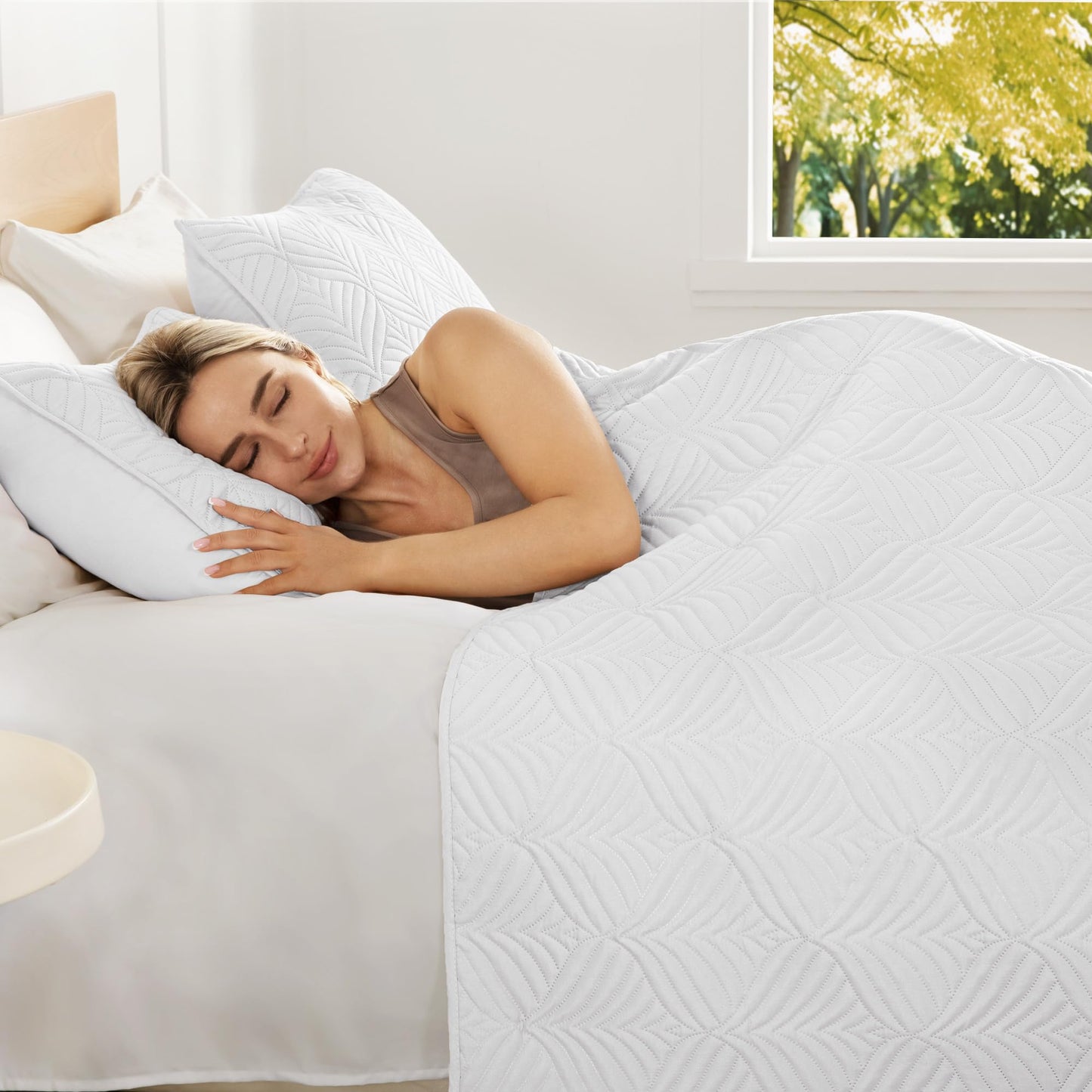 Whale Flotilla Extra Soft Full Queen Quilt Bedding Set, Lightweight White Bedspreads Quilts Queen Size with Modern Pattern, Reversible 3-Piece Coverlet with 2 Pillow Shames for All Seasons