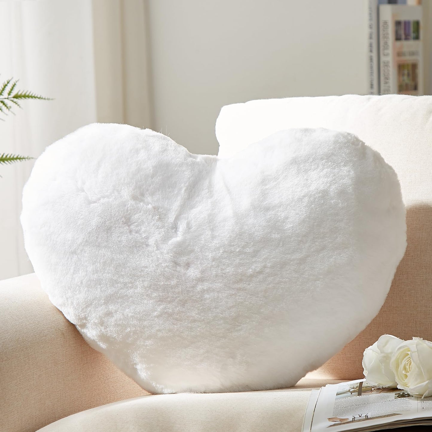 YRXRUS Heart Pillows, Love Heart Shaped Pillow, White Cute Heart Pillow for Gifts, Shaped Throw Pillows for Her, Kids, Women, Girls Home Decoration, Faux Rabbit Fur 10X11 Inch