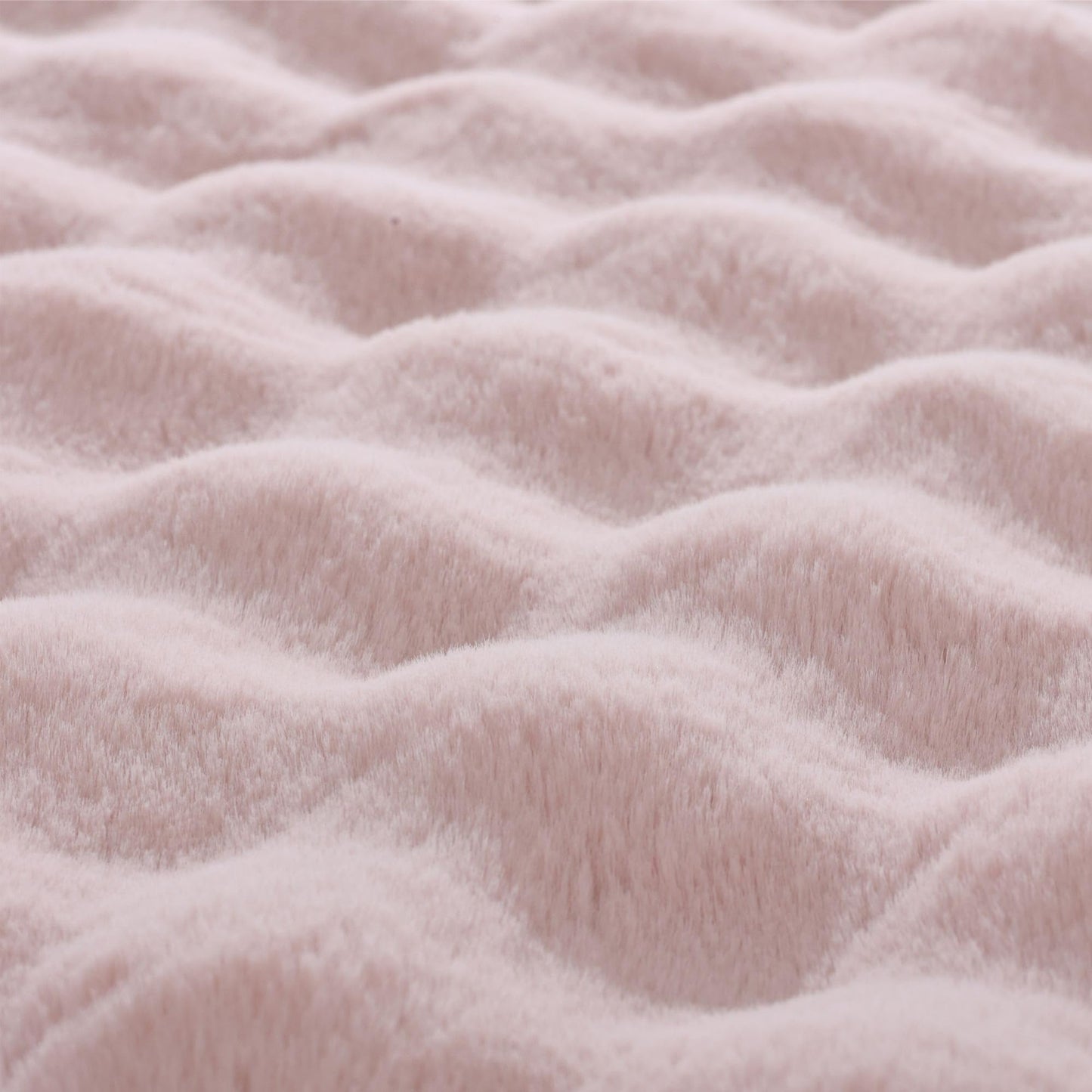 Cuddleux Cozy Fluffy Plush Faux Fur Blanket Pink 50x60 Inch Super Soft Fuzzy Thick Throw Blanket for Sofa Couch Bed