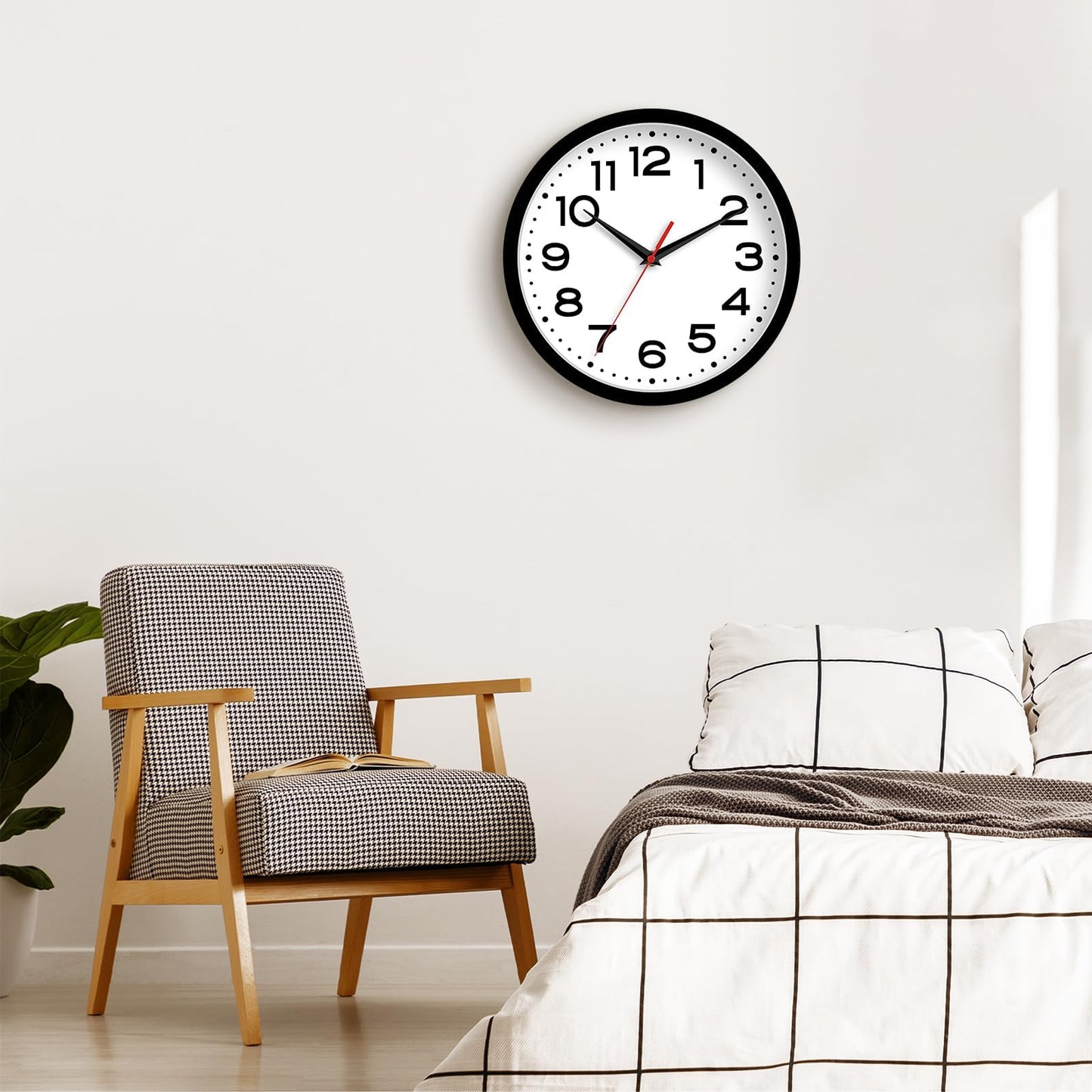 Roymnie Wall Clock Silent Non-Ticking Modern Clock Battery Operated 10 Inch Classic Analog Decorative for Classroom, Living Room, Office, Bedroom, School, Hotel (Black)