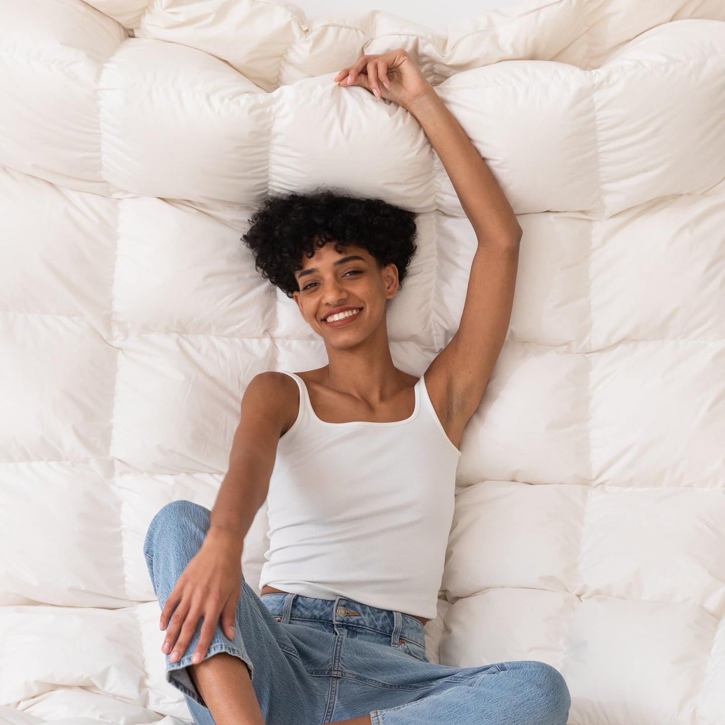 Three Geese Down Feathers Fiber Comforter Queen Size - 750 Fill Power All Season Down Duvet Insert, Ultra-Soft Hotel Collection Bedding Comforter, Baffle-Box Design - Noiseless - Medium Warmth.
