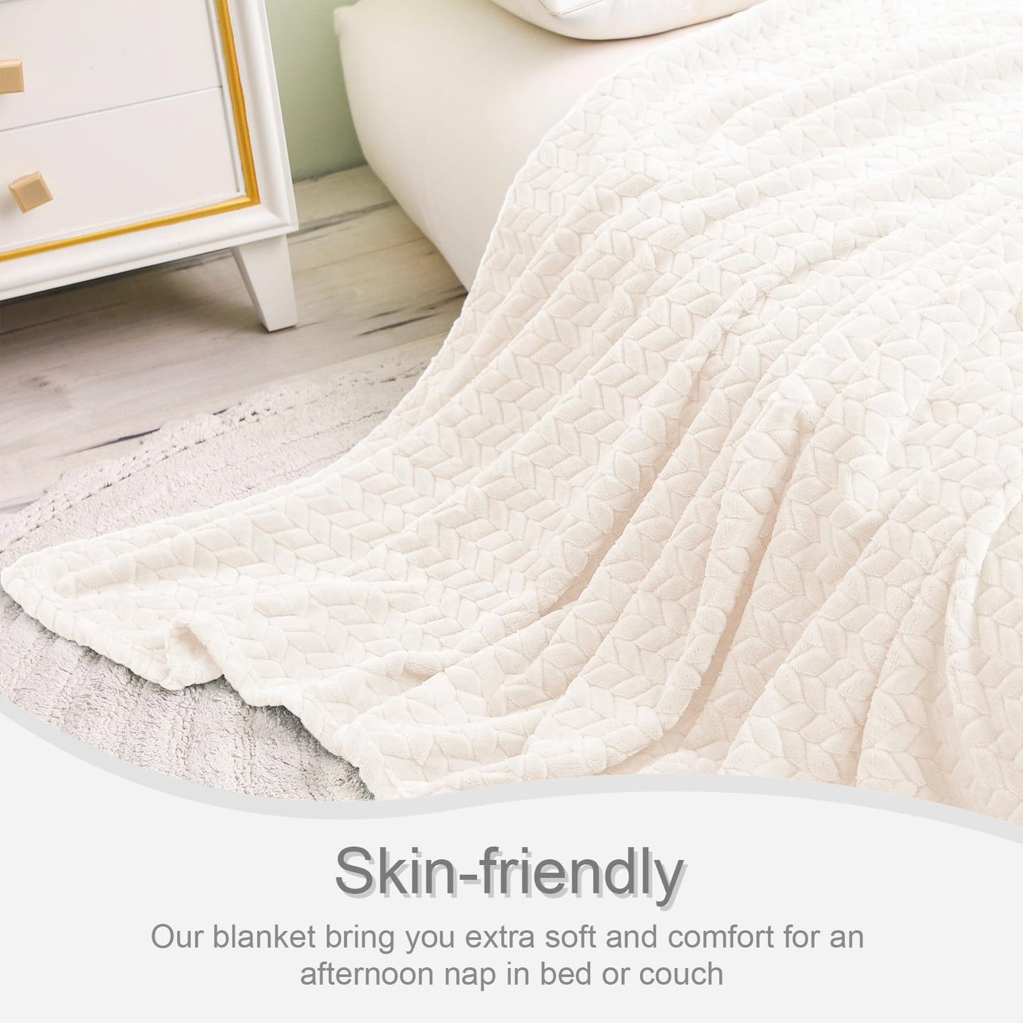 Exclusivo Mezcla Fleece Queen Size Blanket for Bed, 90x90 Inches Soft Cozy Jacquard Flannel Blankets, Lightweight Fuzzy Plush for Women, Off White