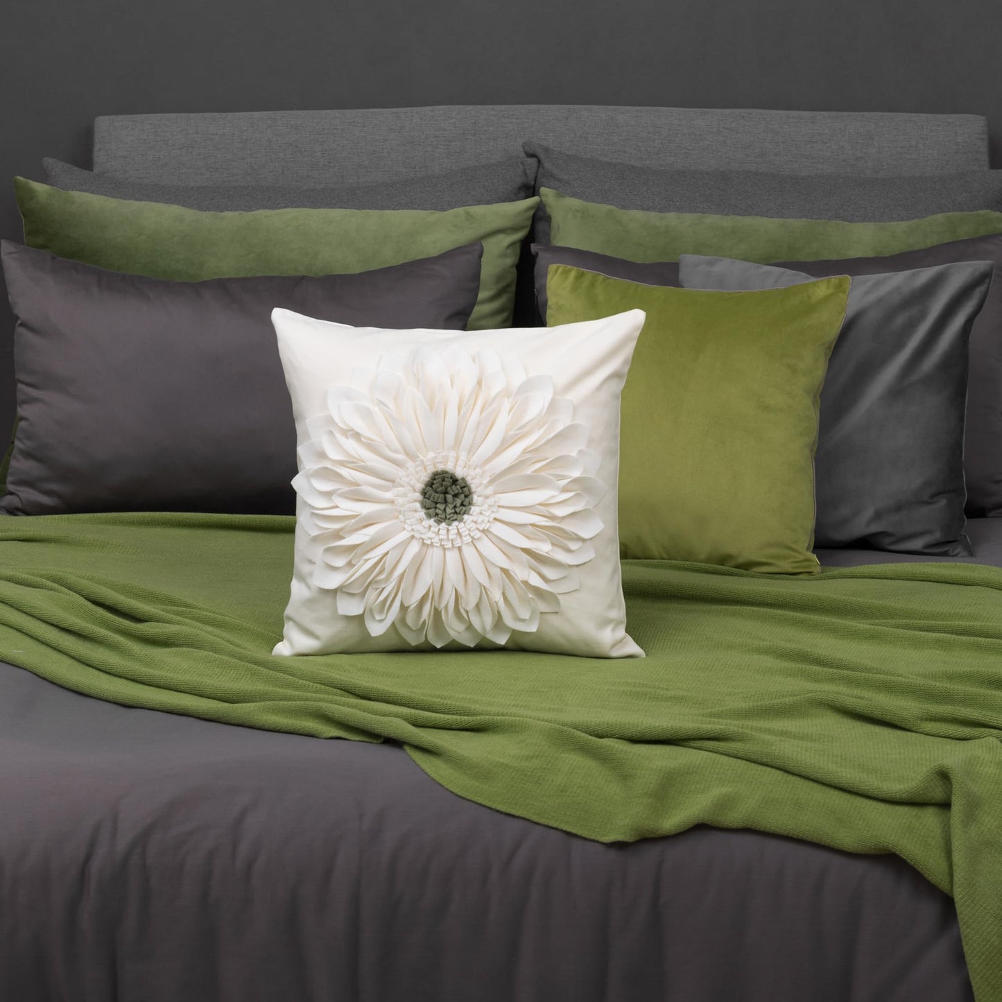 OiseauVoler 3D Sunflower Handmade Throw Pillow Covers Decorative Floral Pillowcases for Couch Living Room Home Decor Creamy White 18x18 Inches