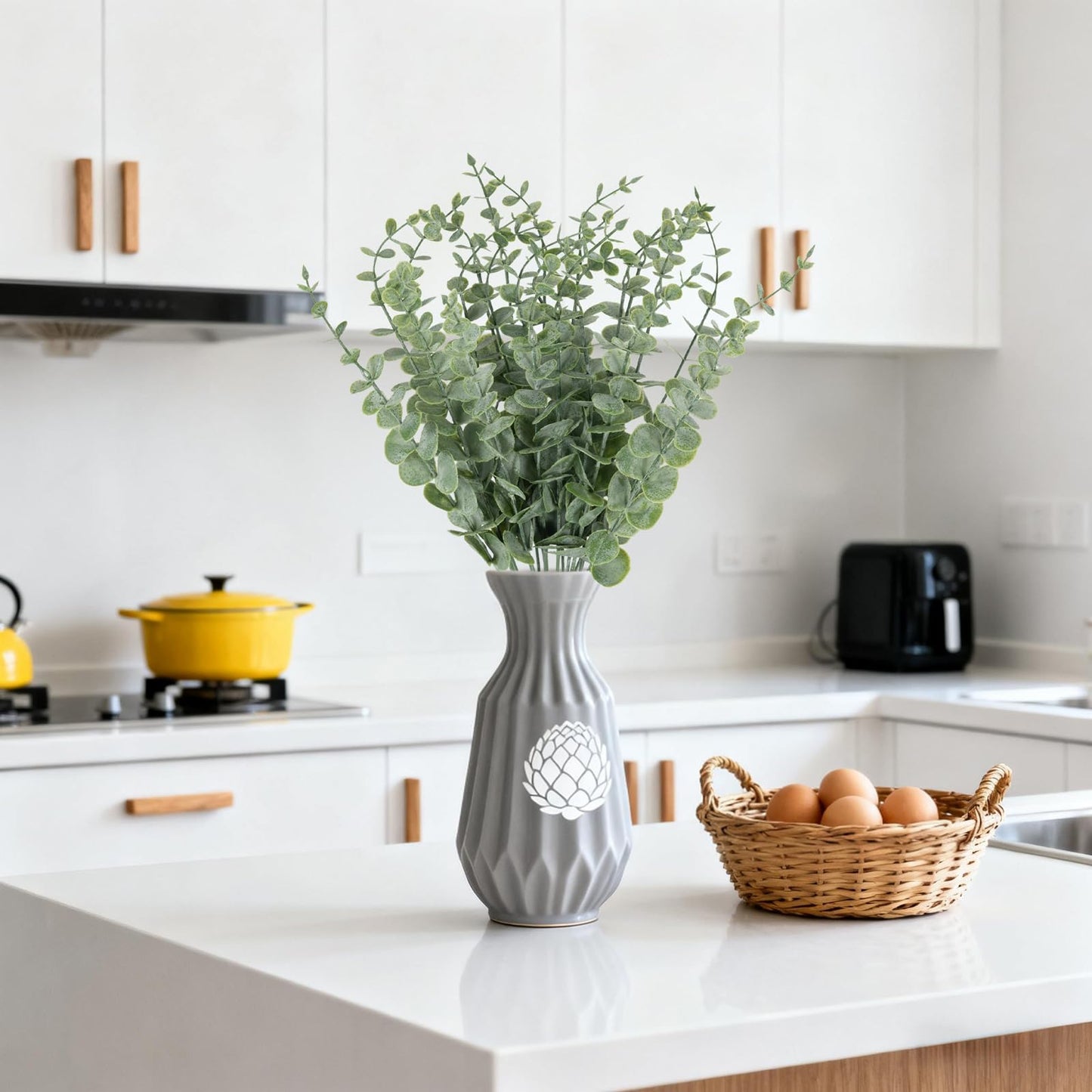 LYRWI 10pcs Eucalyptus Stems Artificial Eucalyptus Leaves Fake Greenery Branches Fake Flowers for Wedding Centerpiece Spring Easter Farmhouse Home Decoration