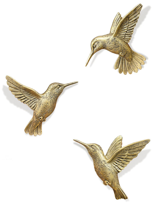 GUSFREUD 3D Hummingbird Wall Decor Set - Brass Resin Bird Wall Decor for Living Room, Bedroom and Gallery Walls - Vintage Gold - Set of 3