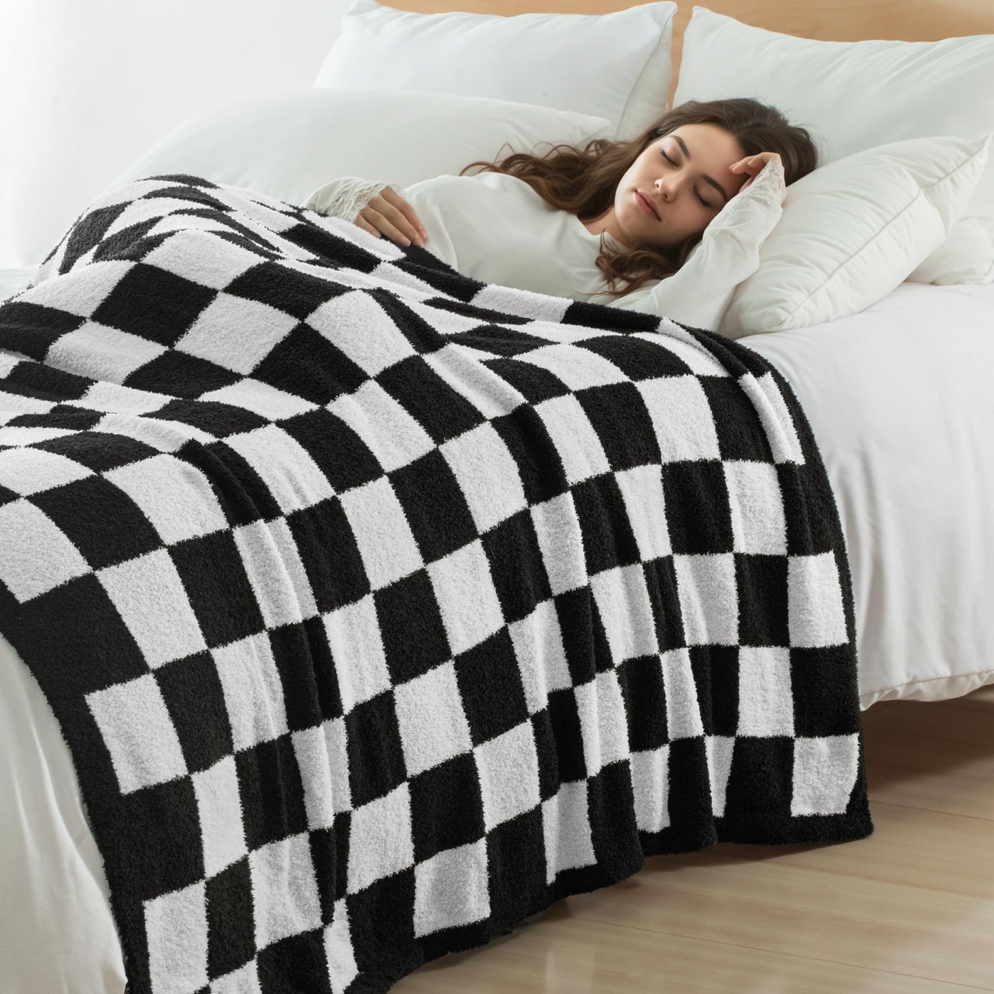 Exclusivo Mezcla Checkered Knit Throw Blanket, Ultra Soft and Warm Reversible Woven Blankets, Cozy Snuggly Throw for Couch Bed and Home Decor, Black, 50"x60"