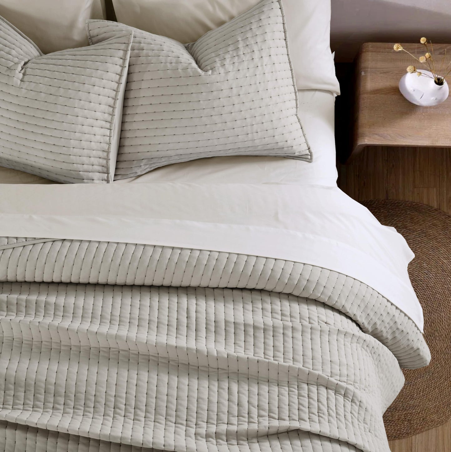 COOLXTRA Lightweight Quilted Bedspread Quilt Set, Pre-Washed Brushed Microfiber, Handmade-Look Stitching, All-Season Decorative Coverlet with 2 Pillow Shams, King, Grey