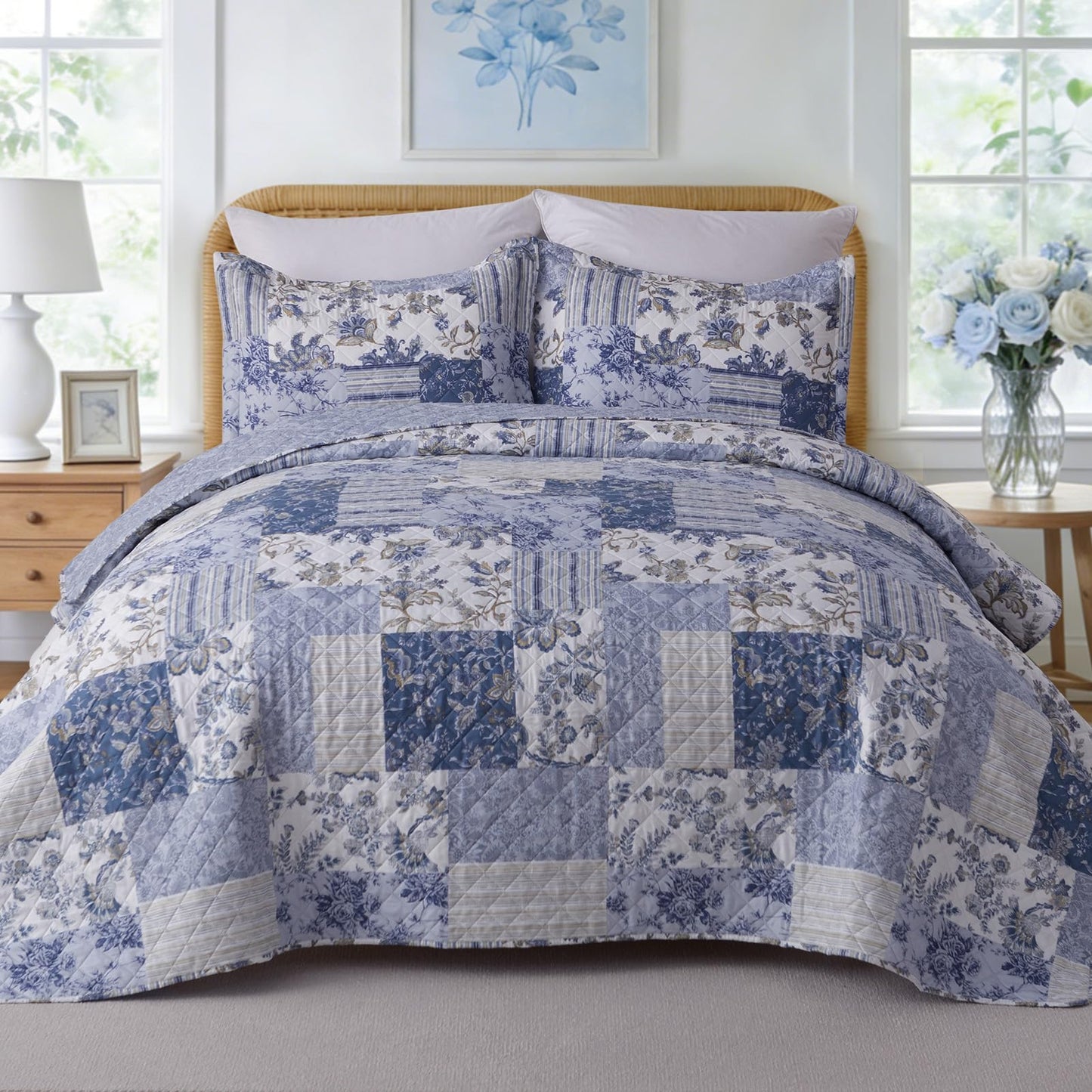 GOONE XL Queen Quilt Set 90"x96", Reversible Blue Floral Boho Queen Size Quilt Bedding Set, Lightweight Spring & Summer Farmhouse Bedspread, Coverlet Quilts Queen Size with 2 Pillow Shams
