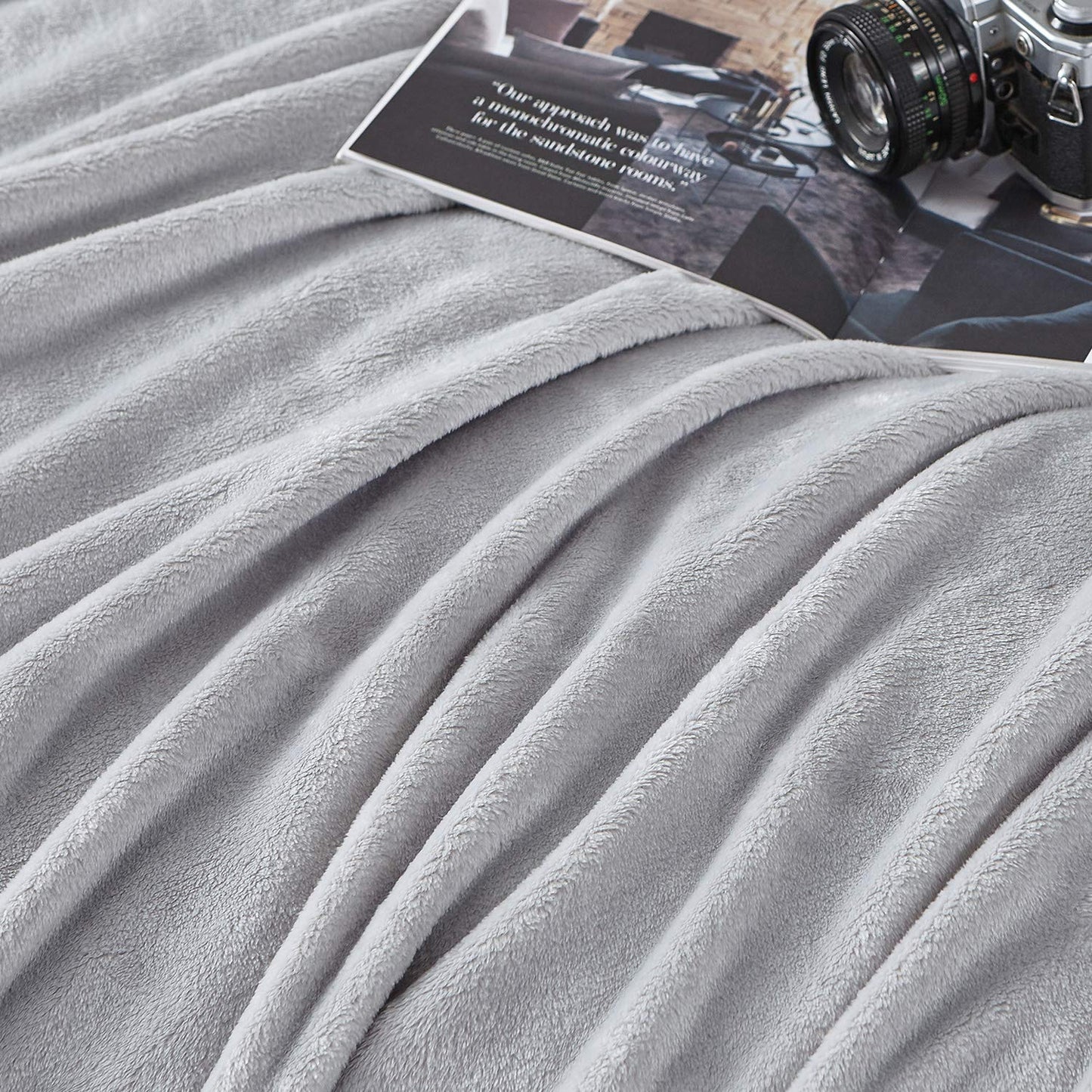 Hansleep Fleece Light Grey Full Blanket, Super Soft Flannel Fuzzy Plush Cozy Blanket for All Seasons, Light Grey, Full 84x90 Inches