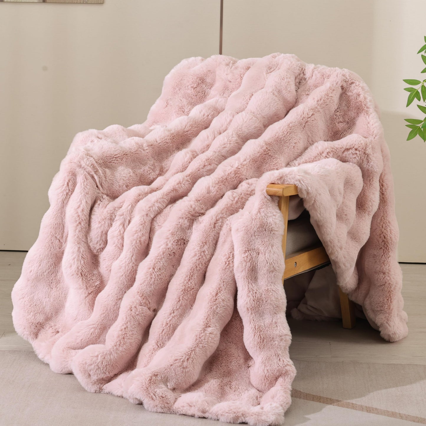 Cuddleux Cozy Fluffy Plush Faux Fur Blanket Pink 50x60 Inch Super Soft Fuzzy Thick Throw Blanket for Sofa Couch Bed