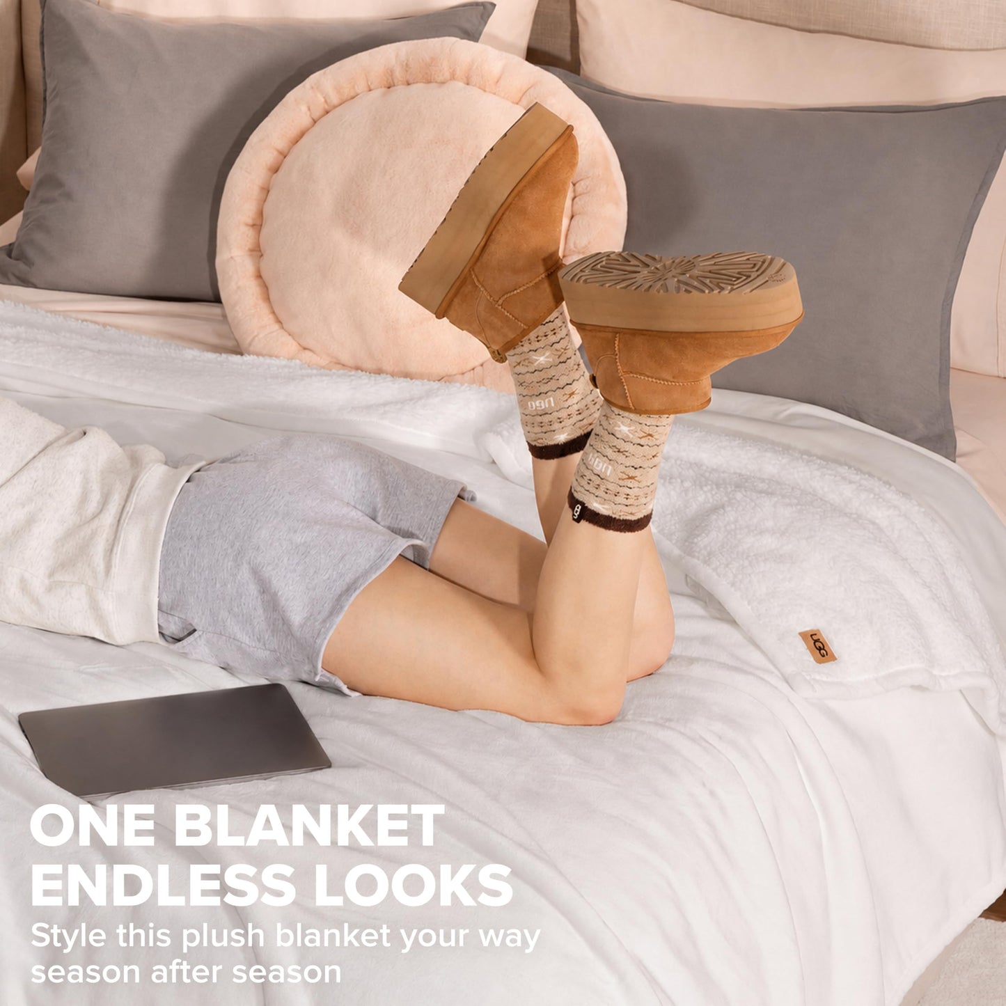 UGG Nita Full/Queen Blanket, Cozy Soft Queen Bedding, Plush Fleece Blanket for Bed, Extra Large Throw for Couch, Luxury Bedroom Decor, 90-inch x 90-inch, White Snow
