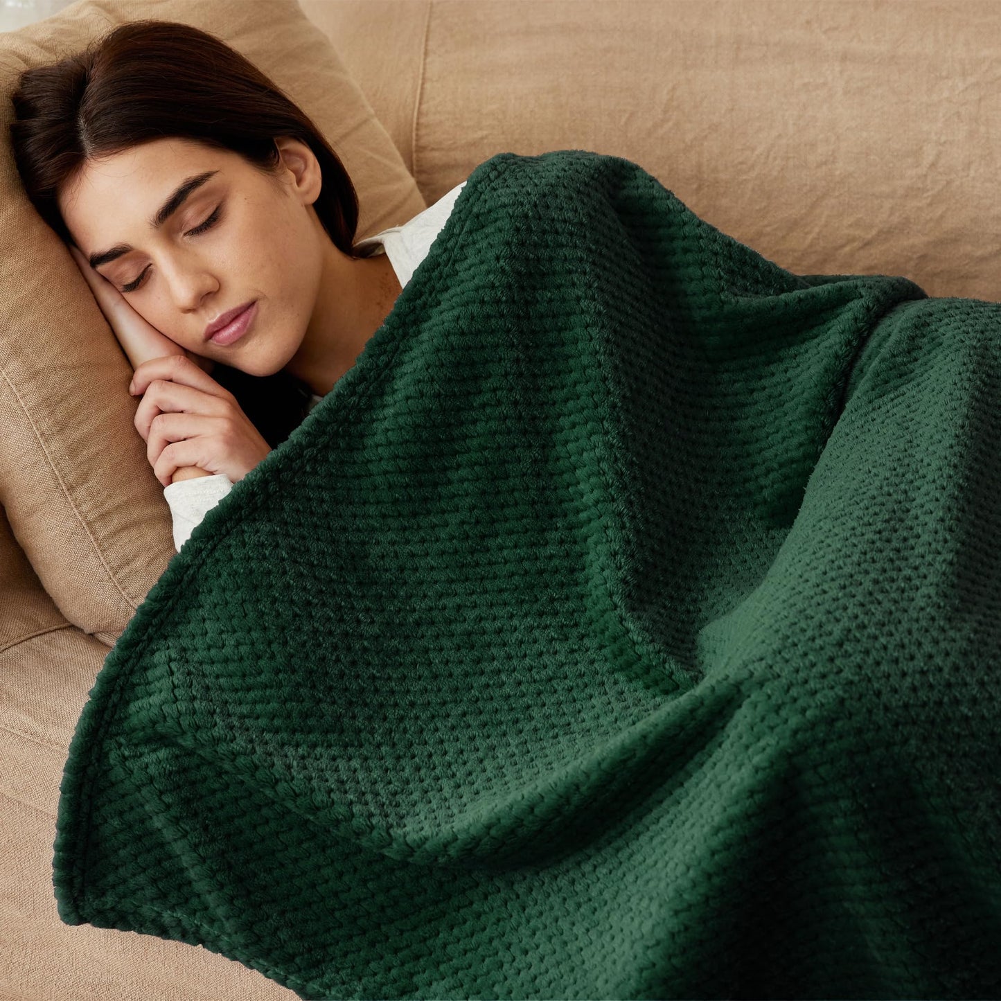Exclusivo Mezcla Fleece Throw Blanket Extra Large, Super Soft and Warm Blankets for Couch, Sofa and Bed Waffle Textured, Cozy, Fuzzy and Lightweight (Forest Green, 50x70 Inches)