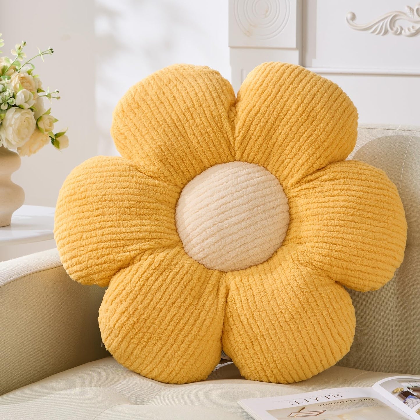 Vdoioe Flower Pillow, Yellow Throw Pillows Cute Daisy Decorative Pillow Cushion Seating Home Decorative for Bed, Sofa, Couch