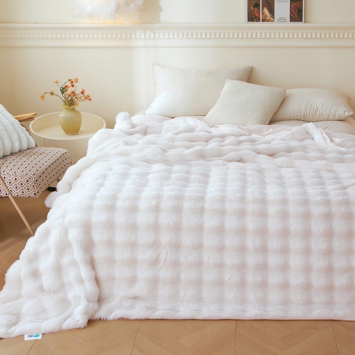 LIFEREVO Luxury Faux Rabbit Fur Queen Size Throw Blanket, Soft Cozy and Plush Shaggy Waffle Big Bubble Fluffy Warm Blankets for Bed Couch Sofa, Cute Fuzzy Furry Home Decor for Women, 90x90, White