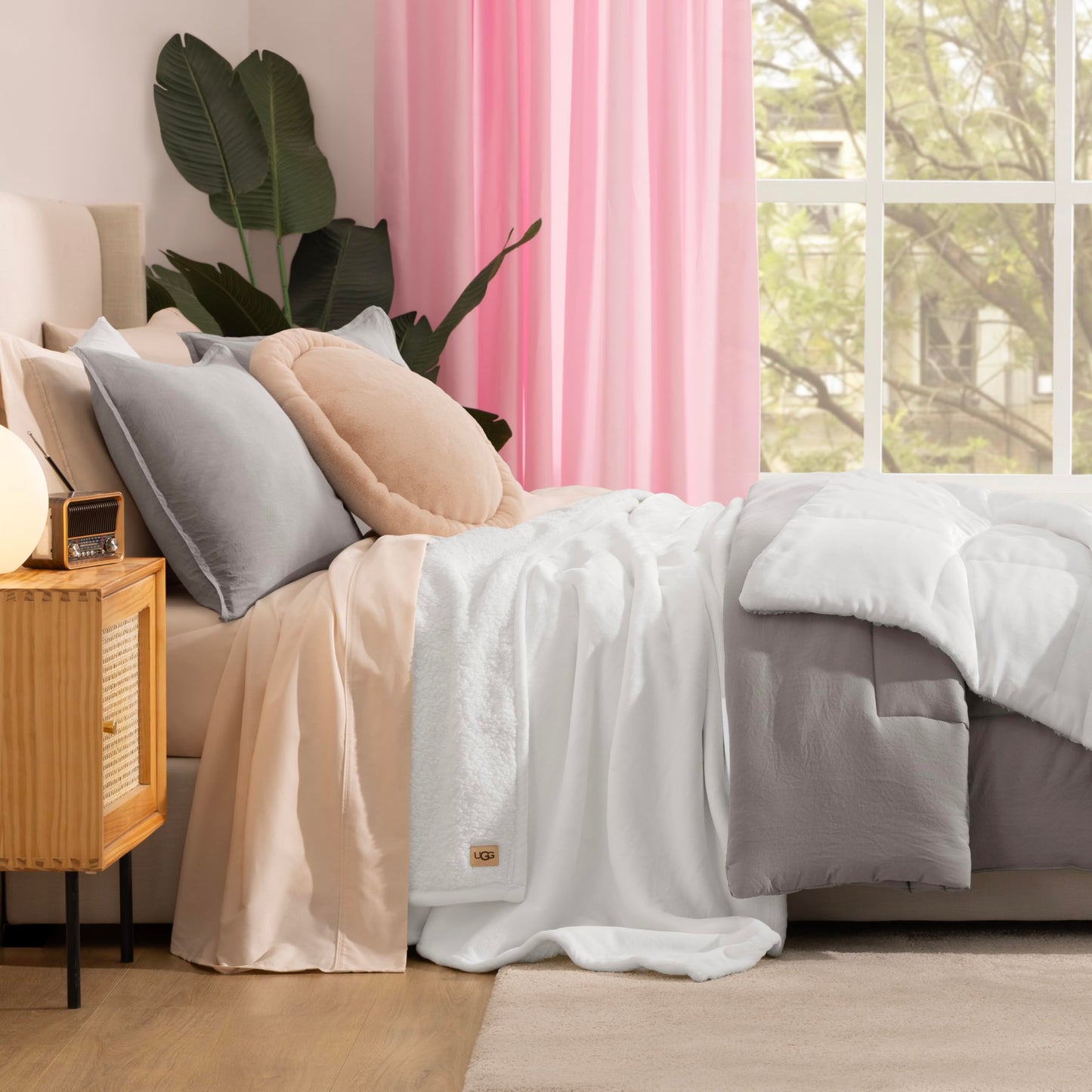 UGG Nita Full/Queen Blanket, Cozy Soft Queen Bedding, Plush Fleece Blanket for Bed, Extra Large Throw for Couch, Luxury Bedroom Decor, 90-inch x 90-inch, White Snow