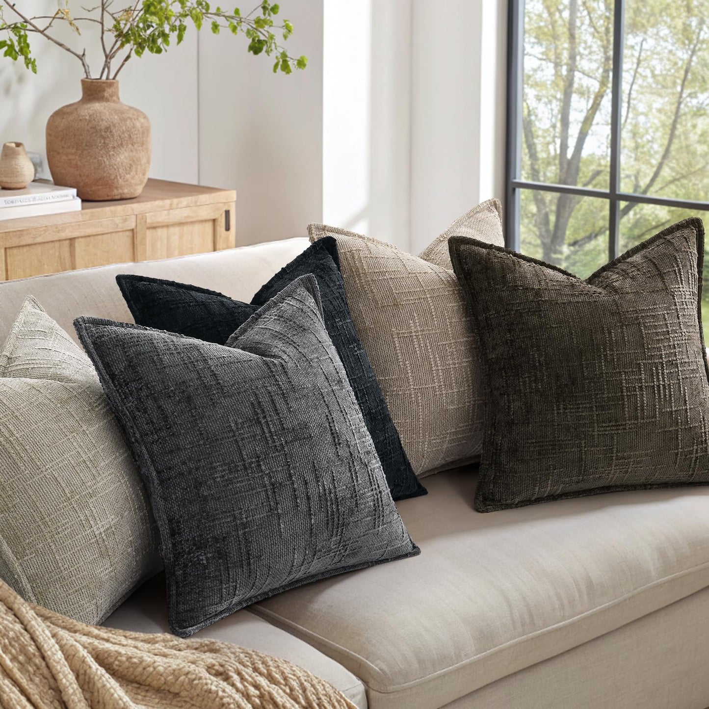 decorUhome Chenille Throw Pillow Covers 26x26 Set of 2, Soft Textured Slubby Modern Decorative Pillow Covers with Elegant Design for Couch, Sofa, Living Room, Black