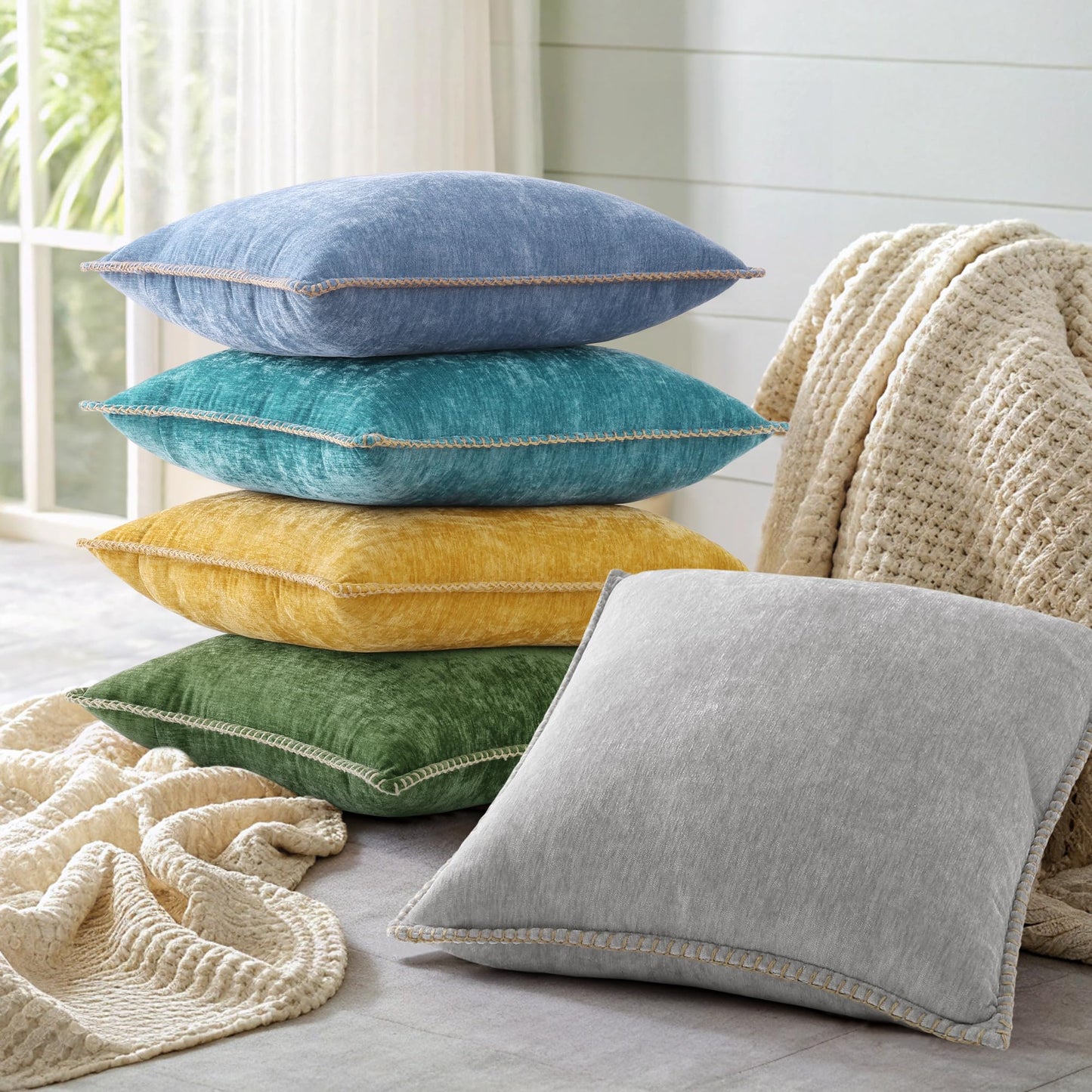 decorUhome Chenille Soft Cozy Throw Pillow Covers 18x18 Set of 2, Modern Farmhouse Boho Velvet Decorative Pillow Cases with Stitched Edge for Couch Sofa Bed Home Decor, Forest Green