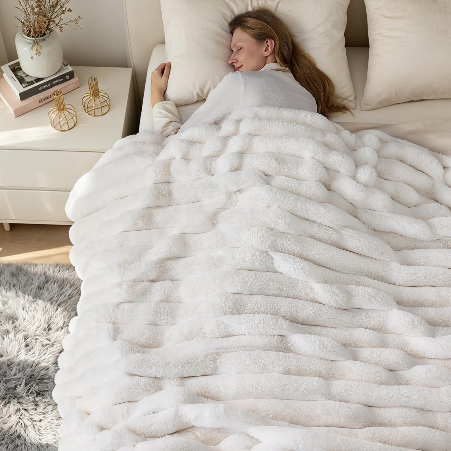 VFROO Faux Fur Throw Blanket for Couch,Cozy Soft Plush Thick Striped Luxury Blanket for Sofa Living Room Bedroom,50 * 60 Inches, White
