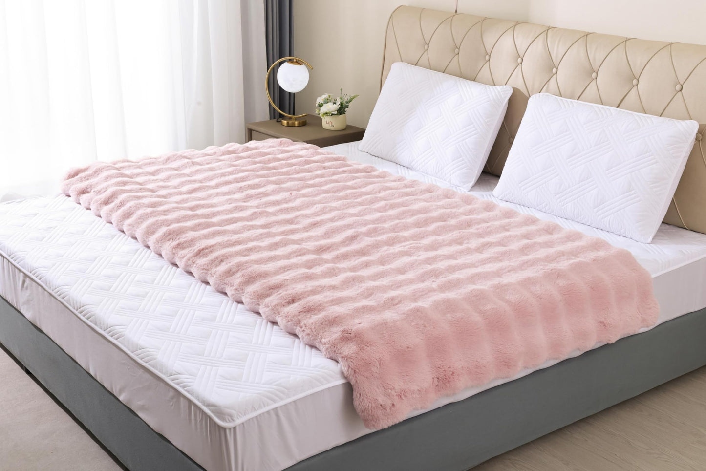 Cuddleux Cozy Fluffy Plush Faux Fur Blanket Pink 50x60 Inch Super Soft Fuzzy Thick Throw Blanket for Sofa Couch Bed