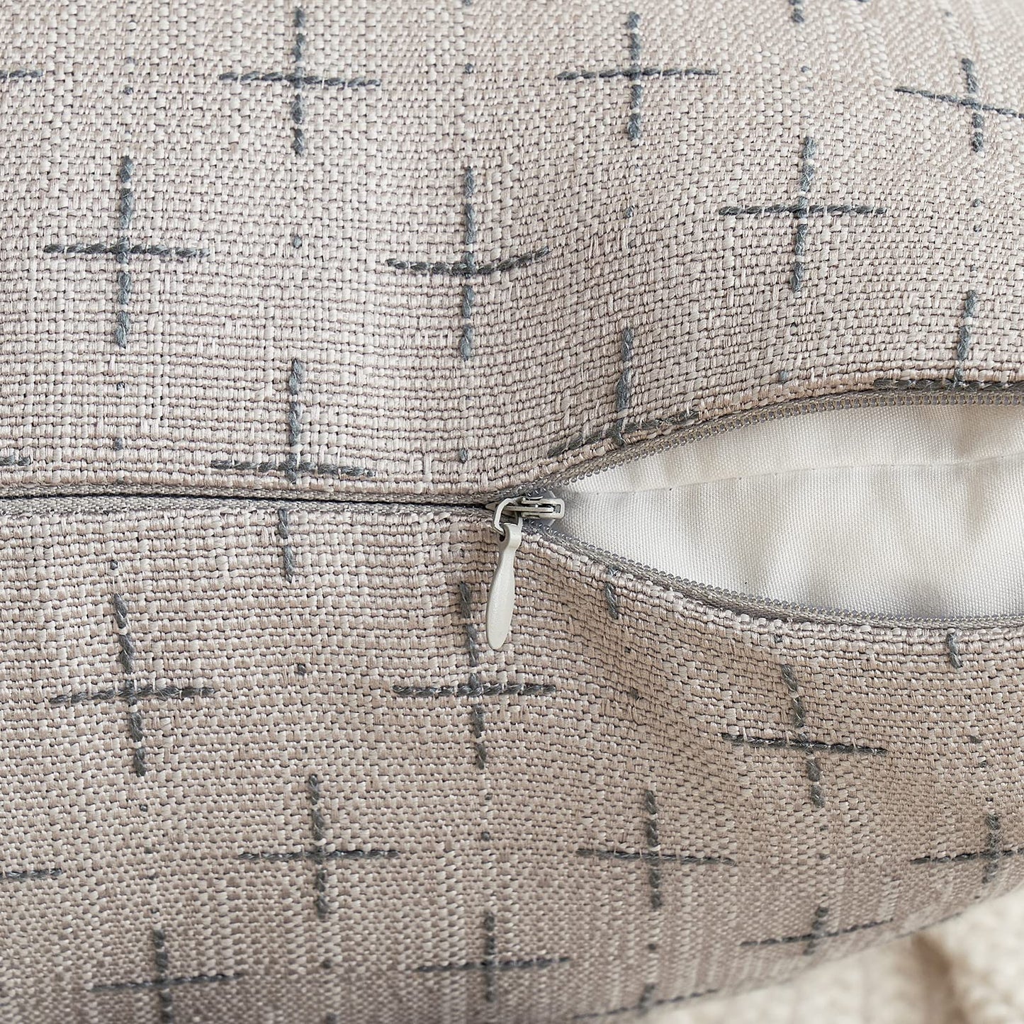 MIULEE Pack of 2 Decorative Burlap Linen Throw Pillow Covers Modern Farmhouse Pillowcase Rustic Woven Textured Cushion Cover for Sofa Couch Bed 20x20 Inch Light Grey