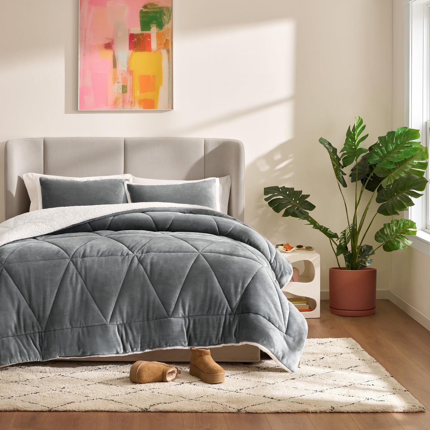 UGG Nita Full/Queen Comforter Set with 2 Pillow Shams Plush Down Alternative Bedding, Soft Warm Fluffy Comforter, Hypoallergenic & Breathable, Reversible 3 Piece Bed Set, Full/Queen, Seal Grey