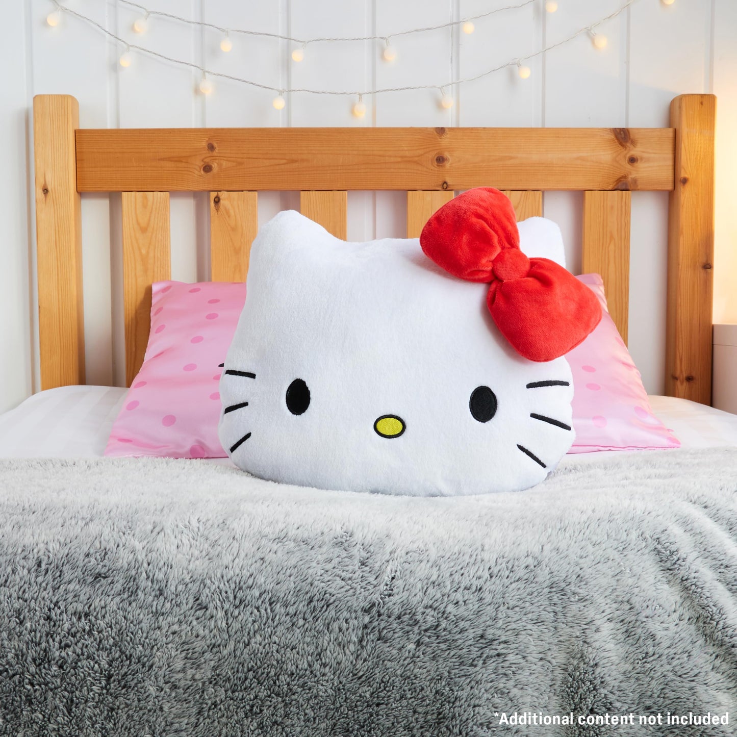 Hello Kitty Sanrio Plush Cushion Pillow, Plush Throw Pillow Fluffy Cushion Kawaii Decor Cinnamoroll Kuromi, Gifts for Teens, Women (White Hello Kitty, L14.6 x W12.6)