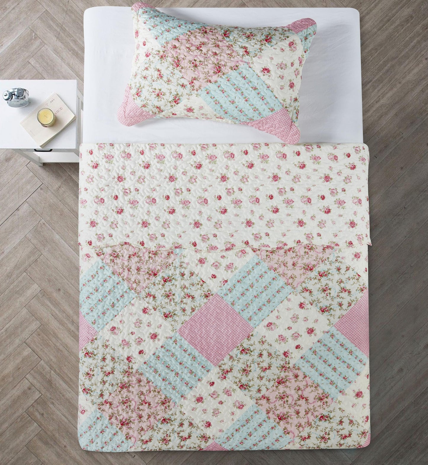 Brilliant Sunshine Pink and Green Roses Quilt Twin Size, Patchwork Design Bedding Set with Sham, Reversible Bedspread, Soft Lightweight Coverlet for All Seasons (68"x90")
