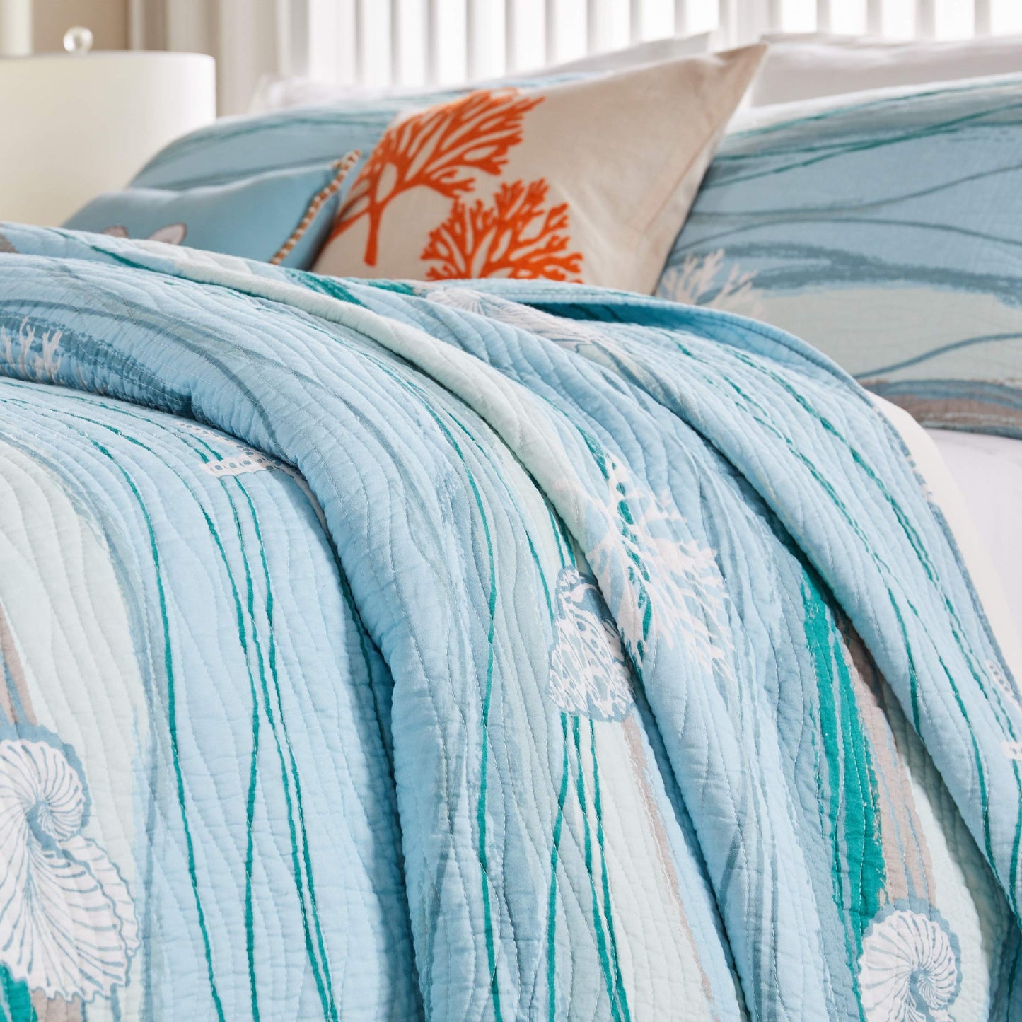 Greenland Home Maui Embroidered Coastal Quilt Set, Full/Queen (3-Piece)