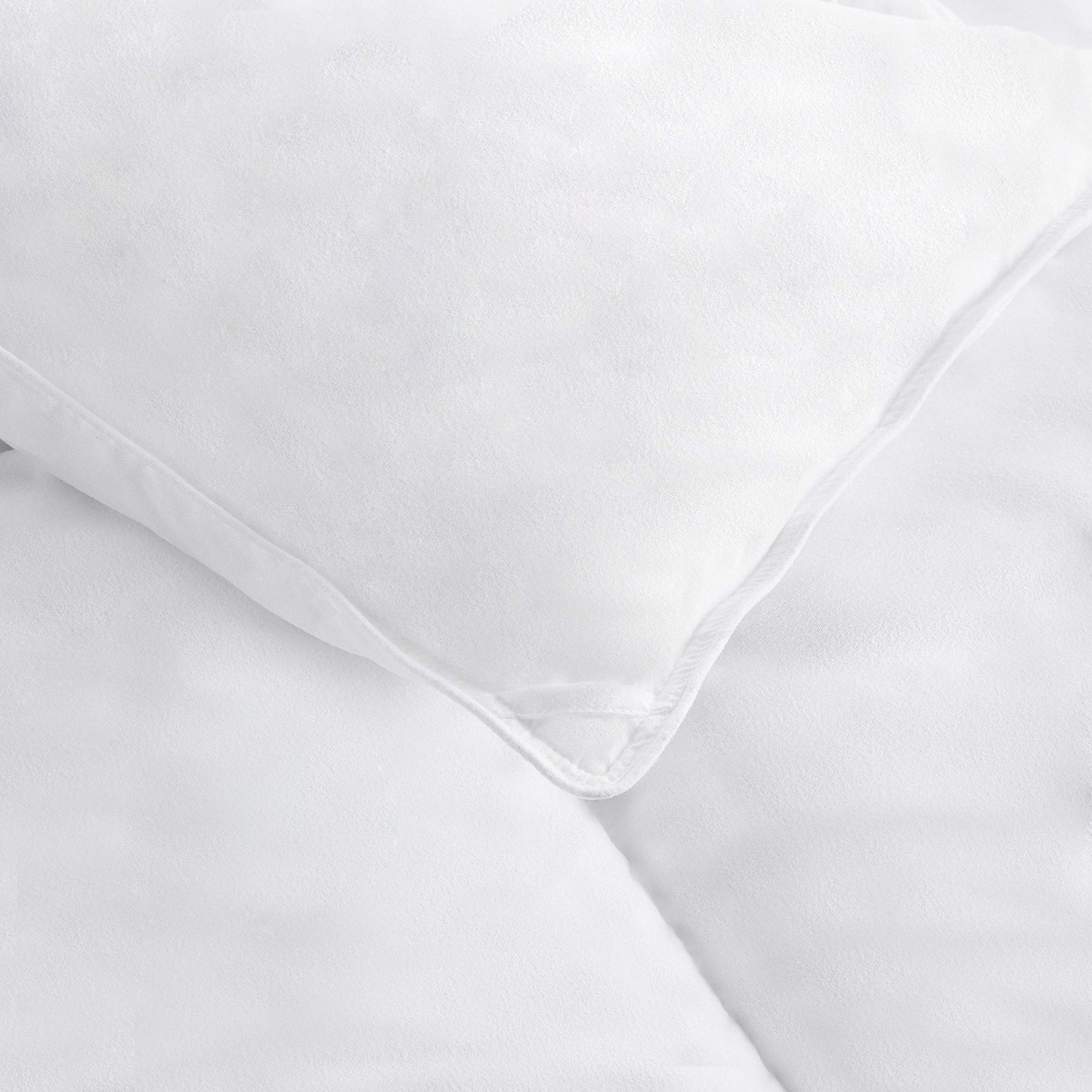 Amazon Basics White Down Alternative Comforter and Duvet Insert with Corner Tabs, Machine Washable, Twin, Light