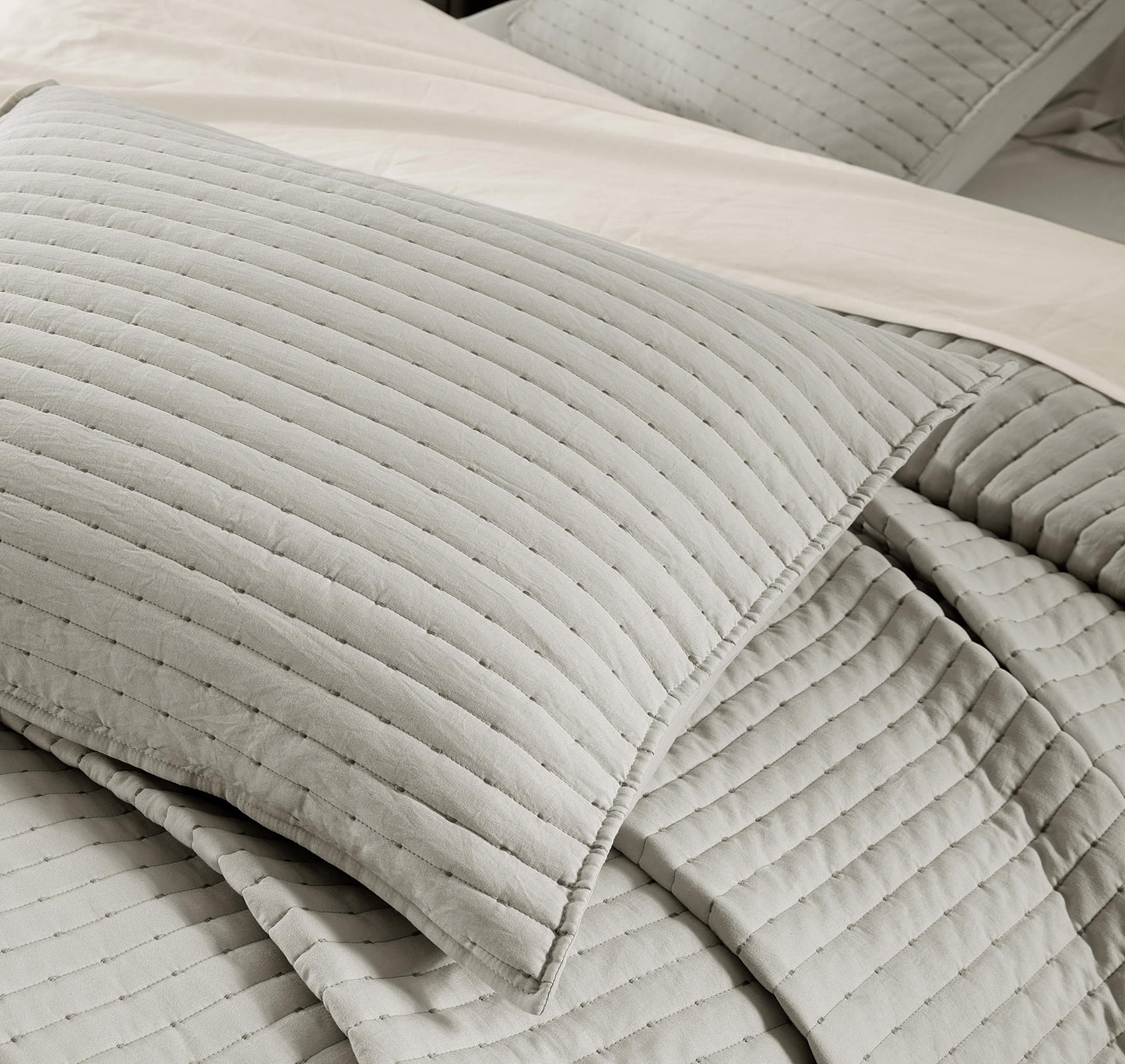 COOLXTRA Lightweight Quilted Bedspread Quilt Set, Pre-Washed Brushed Microfiber, Handmade-Look Stitching, All-Season Decorative Coverlet with 2 Pillow Shams, King, Grey