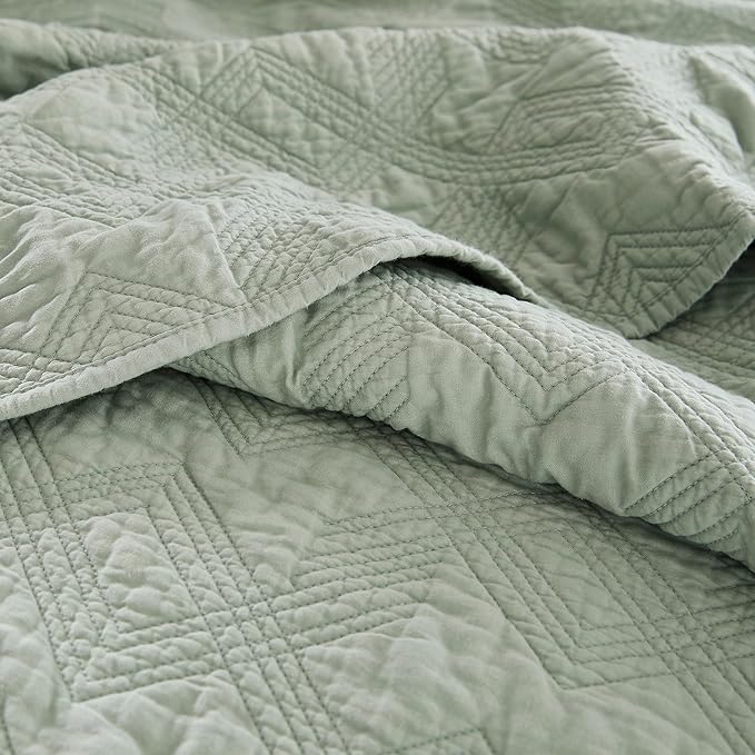 WDCOZY 100% Cotton Queen Size Quilt Set - Sage Green Pre-Washed Soft Lightweight Modern Bedspread, Farmhouse Country Rustic Coverlet, Textured Like Linen, Shabby Chic Gauze Bedding, 3 Pieces
