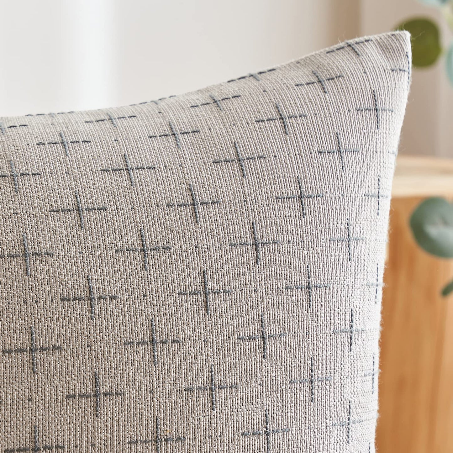 MIULEE Pack of 2 Decorative Burlap Linen Throw Pillow Covers Modern Farmhouse Pillowcase Rustic Woven Textured Cushion Cover for Sofa Couch Bed 20x20 Inch Light Grey