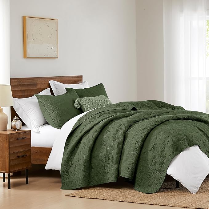 WDCOZY 100% Cotton Queen Size Quilt Set - Olive Green Pre-Washed Soft Lightweight Modern Bedspread, Farmhouse Country Rustic Coverlet, Textured Like Linen, Shabby Chic Gauze Bedding, 3 Pieces
