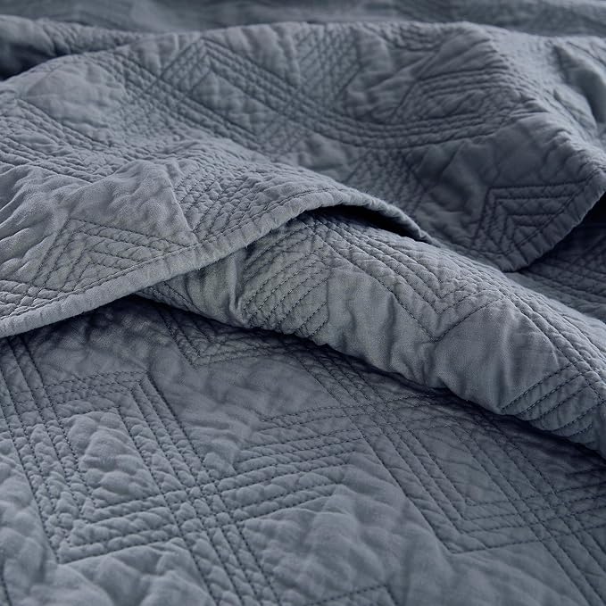 WDCOZY 100% Cotton King Size Quilt Set - Dusty Blue Pre-Washed Soft Lightweight Modern Bedspread, Farmhouse Country Rustic Coverlet, Textured Like Linen, Shabby Chic Gauze Bedding, 3 Pieces